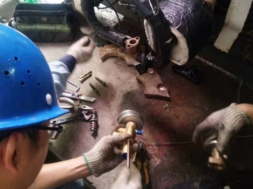 空调系统设备维护为何需要委托专业公司-开景空调清洗保养-开景空调主机维修-开景空调系统设备维护