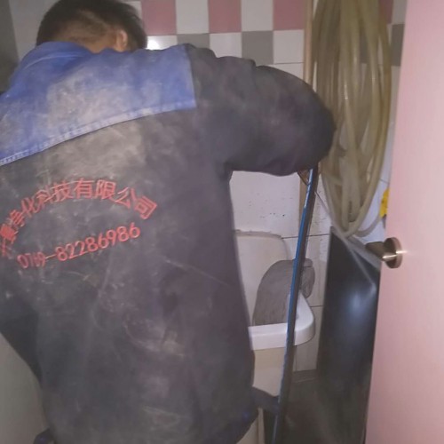 中央空调维修保养基本保洁以及深度保养-空调管道清洗-空调过滤网清洗-空调风口清洗-空调风管清洗