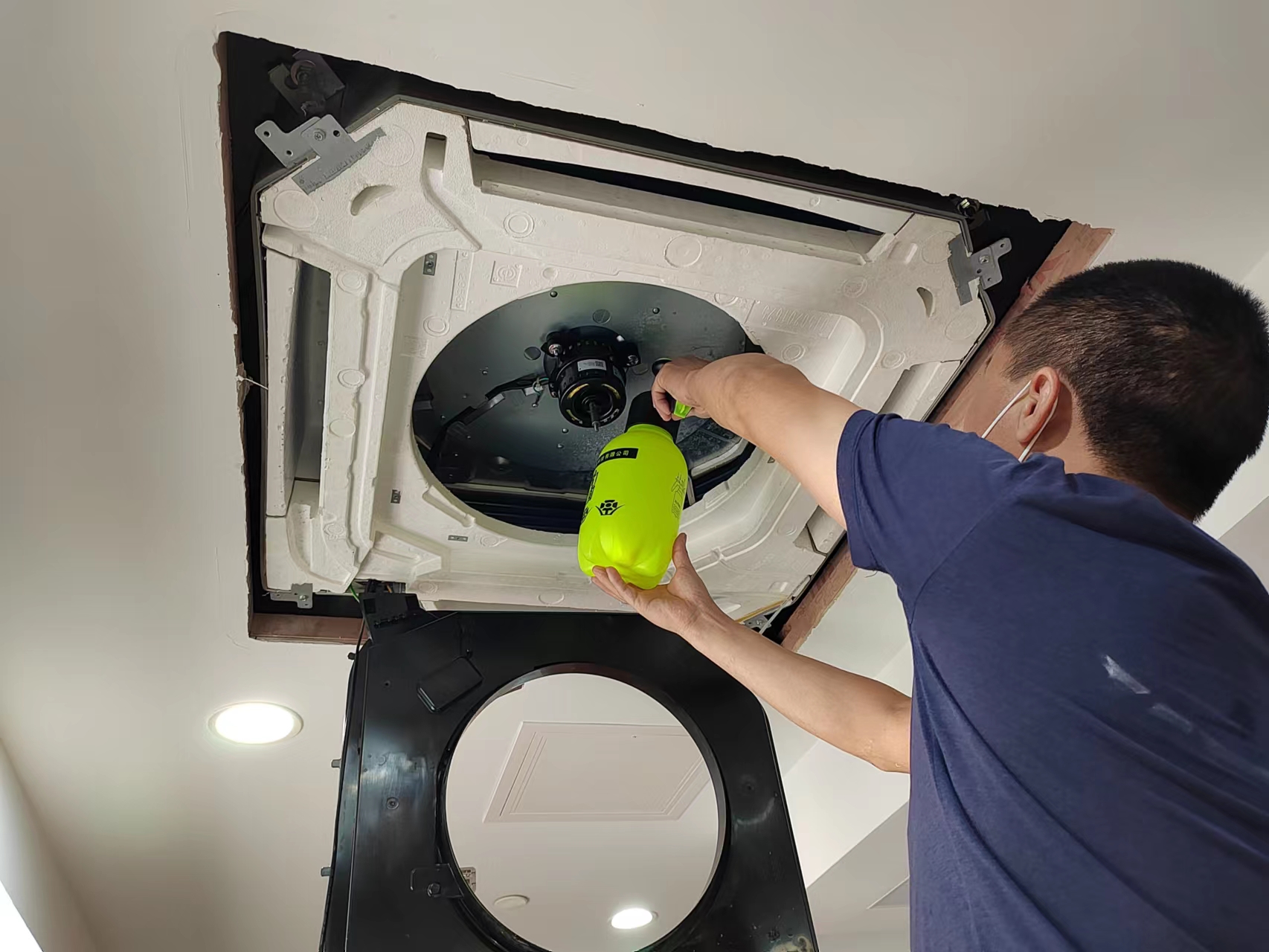 空调天花机具体清洗步骤-空调天花机清洗-空调冷凝水盘清洗-空调风口清洗-空调过滤网清洗