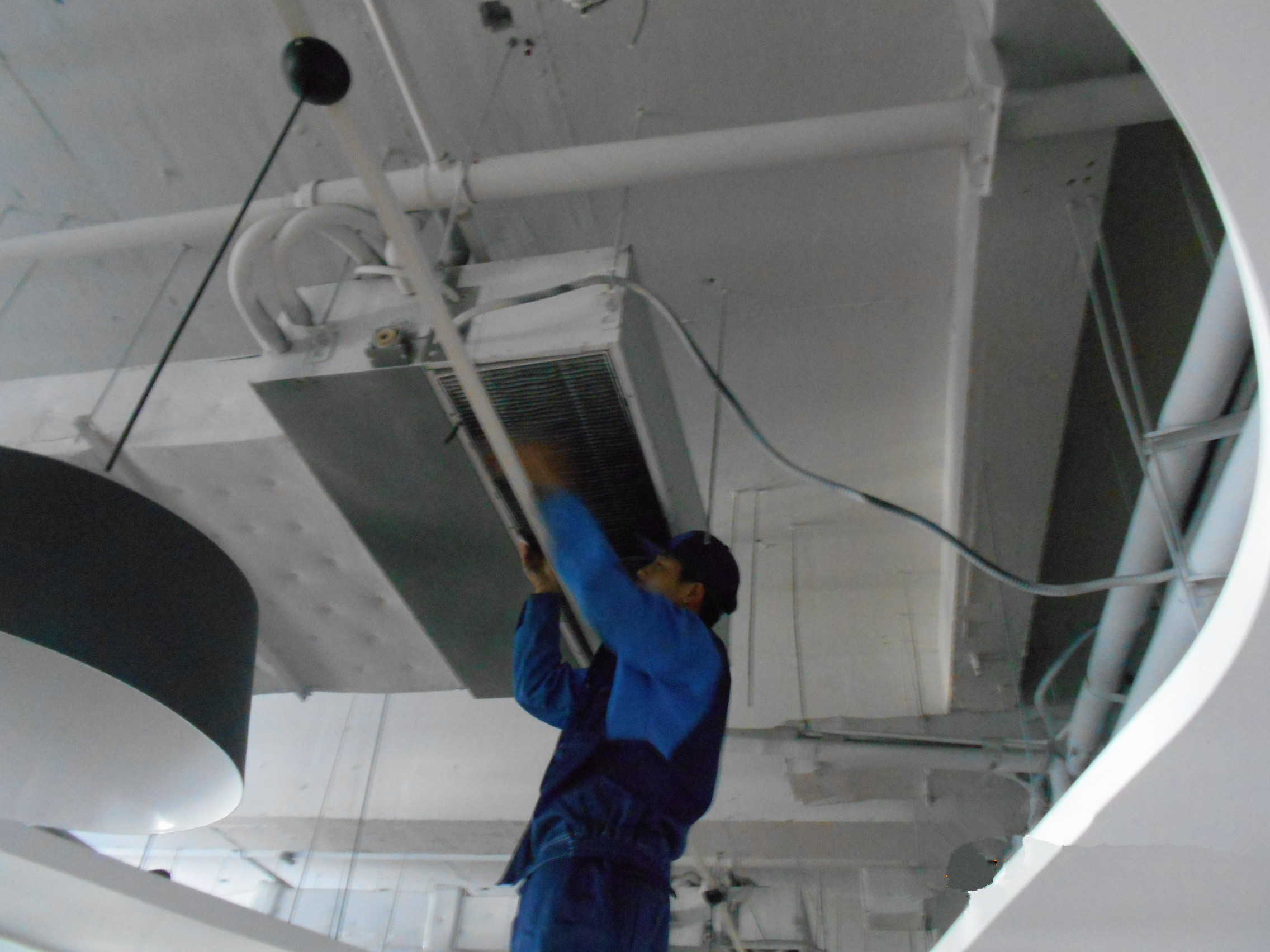 中央空调维修检查仪器-东莞空调维修-东莞空调清洗-东莞空调安装-通风管道清洗